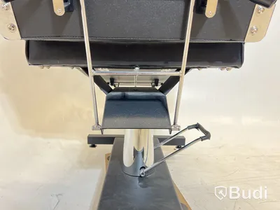 Hydraulisk behandling- och tatueringsstol.