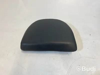 Hydraulisk behandling- och tatueringsstol. Med ett extra huvudstöd.