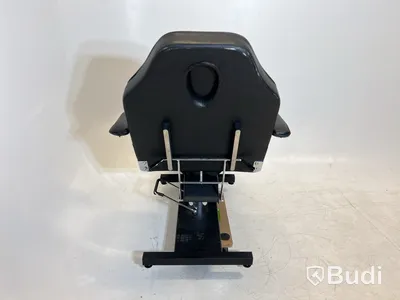 Hydraulisk behandling- och tatueringsstol. Med ett extra huvudstöd.