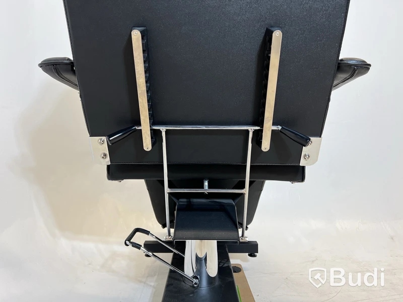 Hydraulisk behandling- och tatueringsstol. Med ett extra huvudstöd.