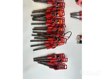 Parti med hammarborr Hilti i olika storlekar och modeller, Ord. pris inkl. moms: ca 24.000 kr
