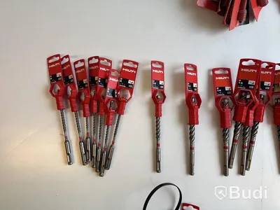 Parti med hammarborr Hilti i olika storlekar och modeller, Ord. pris inkl. moms: ca 24.000 kr