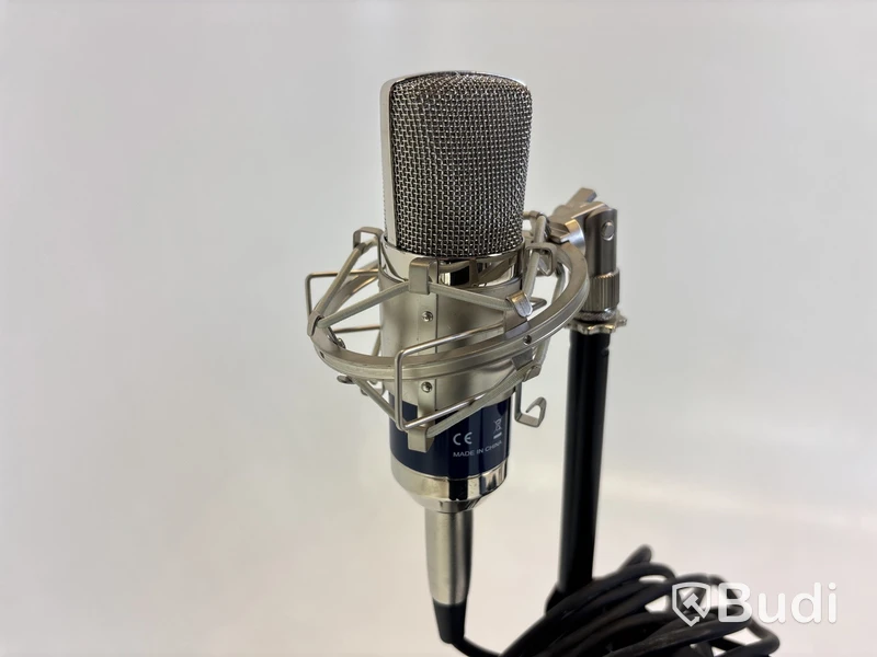 3 st. Kondensatormikrofoner SZC400, 3 st. stativ olika modeller och 3 st. XLR kablar