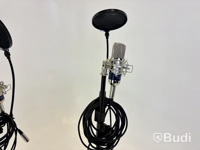 3 st. Kondensatormikrofoner SZC400, 3 st. stativ olika modeller och 3 st. XLR kablar