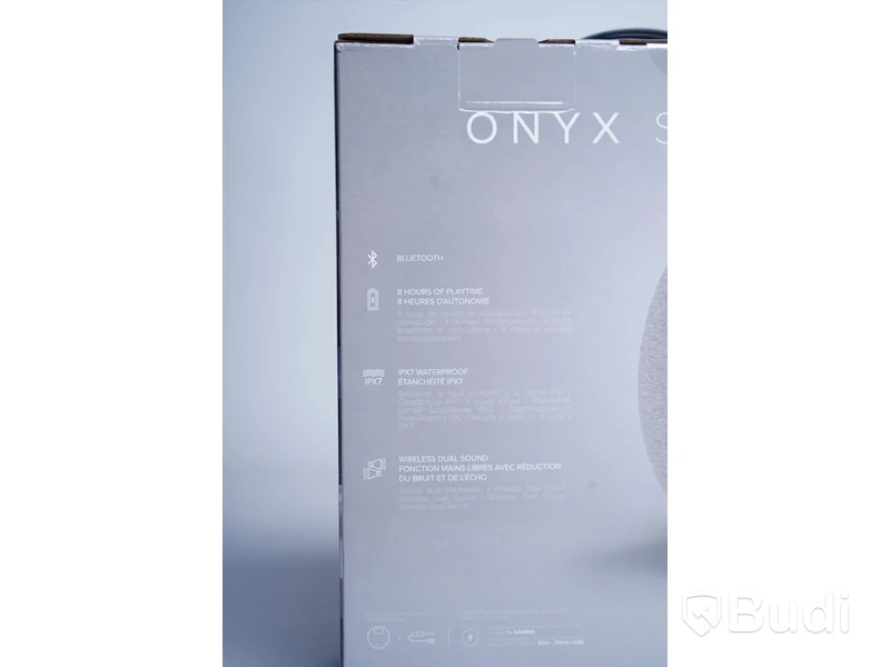 Harman Kardon Onyx Studio 6, trådlös portabel högtalare.