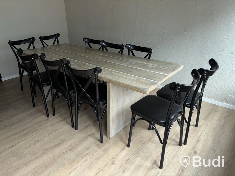Bord & 10 st stolar