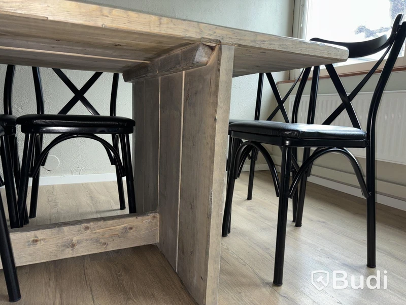 Bord & 10 st stolar