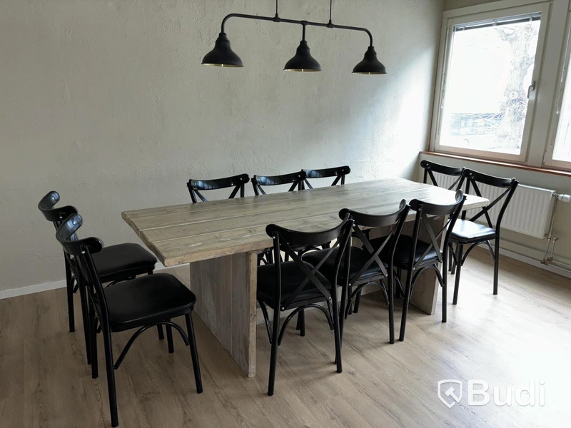 Bord & 10 st stolar