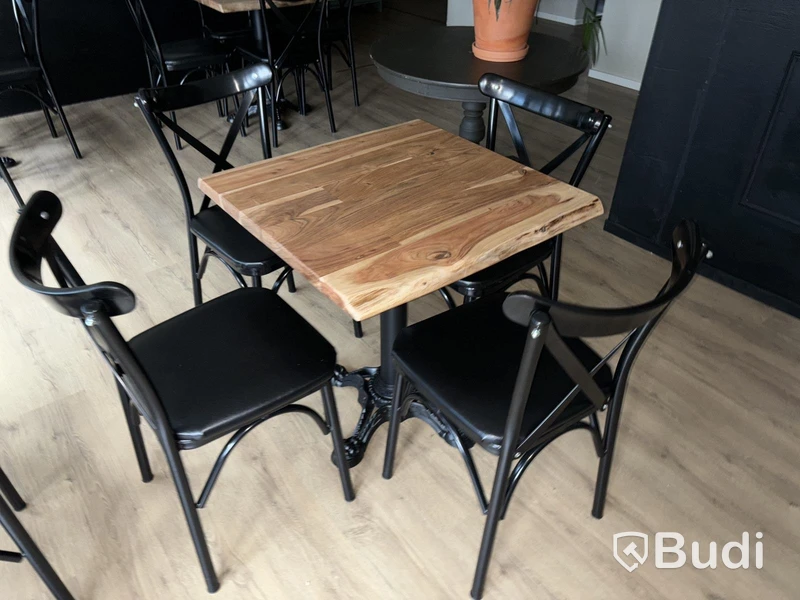 5 st bord & 16 st stolar