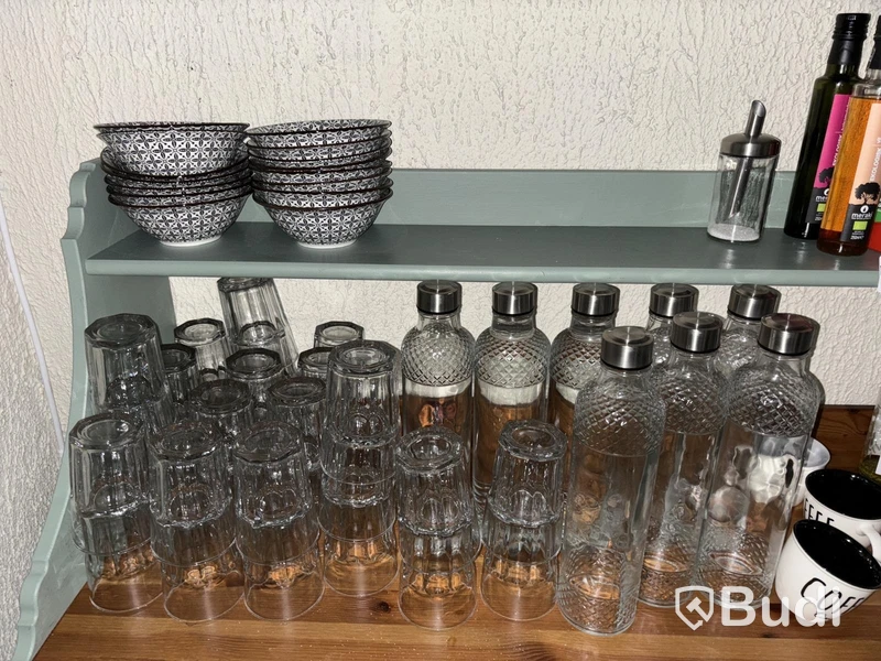 Serveringsbänk med innehåll