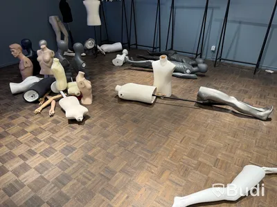 Stort parti med mannekänger