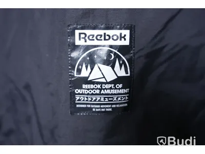 Jacka - Reebok Classic Camping (Storlek M). Nypris 979kr