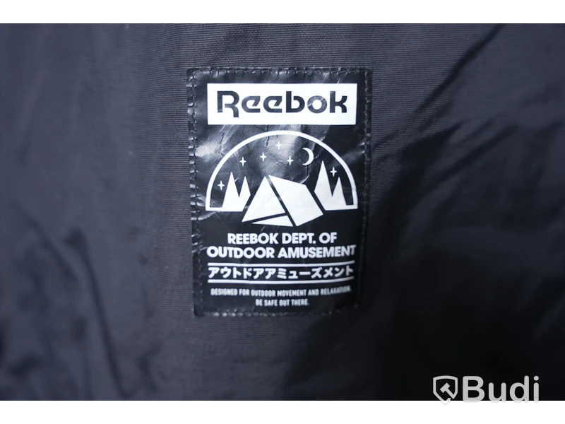 Jacka - Reebok Classic Camping (Storlek M). Nypris 979kr