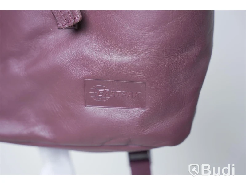 Ryggsäck - Eastpak Casyl Wine Leather. Nypris 1550kr