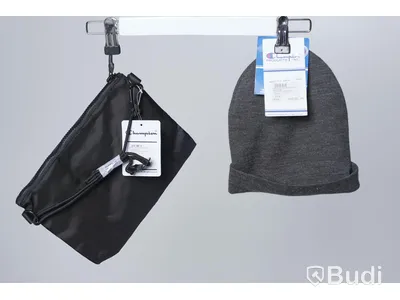 Mössa och väska - Champion Embroided Beanie & Small Shoulder Bag