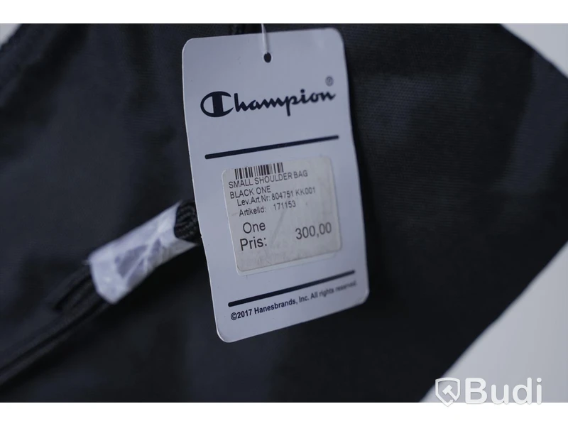 Mössa och väska - Champion Embroided Beanie & Small Shoulder Bag