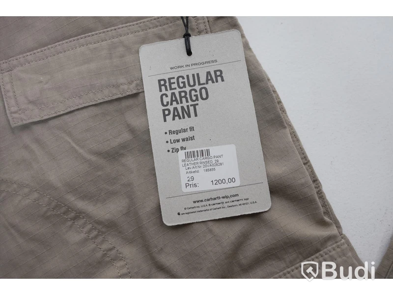 Byxor - Carhartt Regular Cargo Pant (W33, L32). Nypris 1200kr