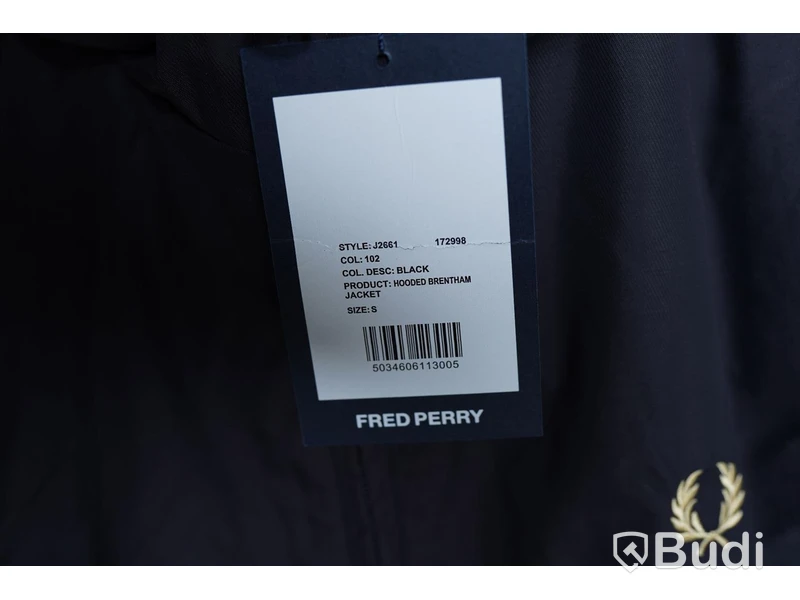 Jacka - Fred Perry Hooded Brentham (Storlek S). Nypris 1999kr