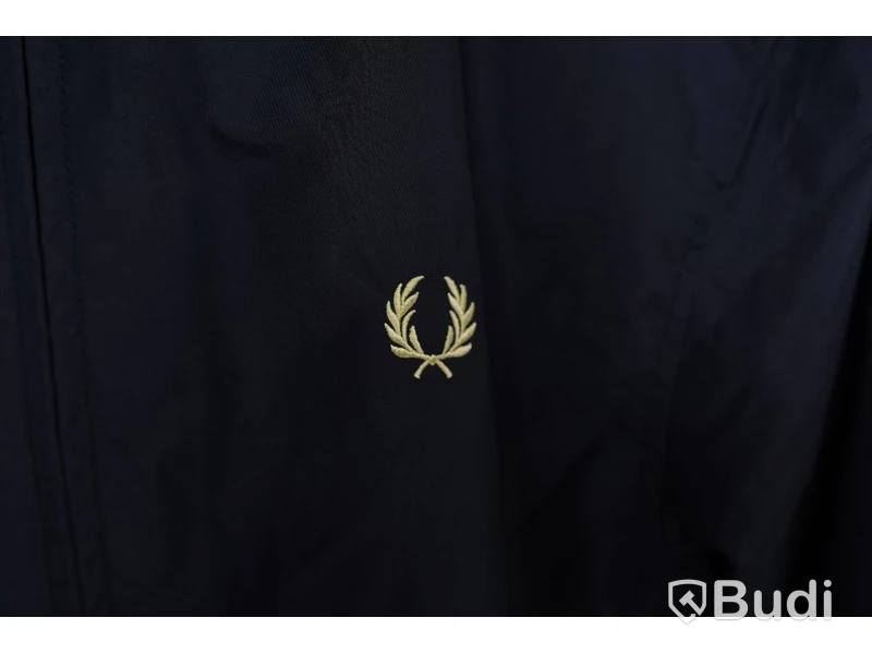 Jacka - Fred Perry Hooded Brentham (Storlek S). Nypris 1999kr
