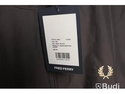 Jacka - Fred Perry Hooded Brentham (Storlek M). Nypris 1899kr