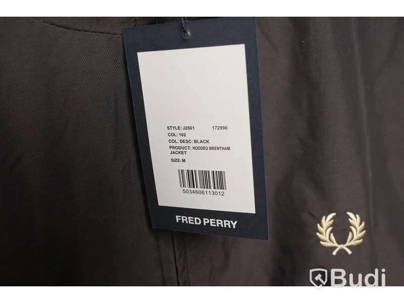 Jacka - Fred Perry Hooded Brentham (Storlek M). Nypris 1899kr