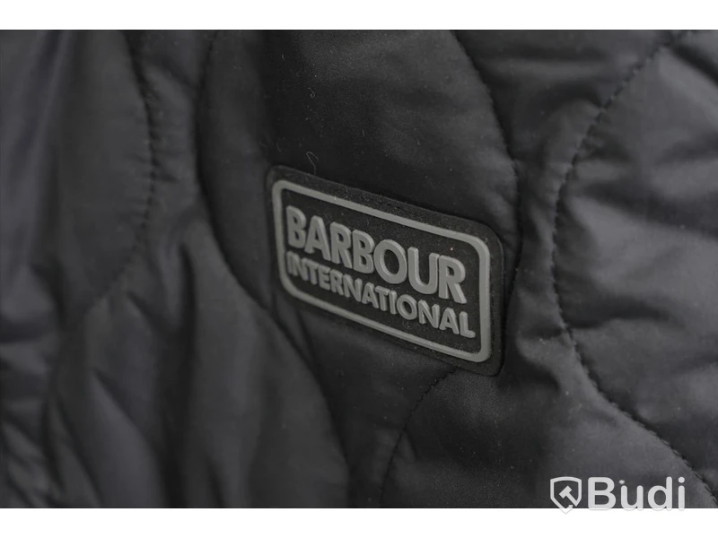 Väst - Barbour, Accelerator race gilet, Svart (Strl XL)  Ca Nypris: 1100 kr
