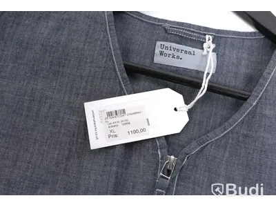 Väst - Universal Works. Zip waistcoat chambray (Strl XL) Nypris: 1100 kr