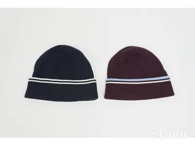2st Mössor - Fred Perry, Merino Wool Beanie Dark Navy och Rich Mahogany Nypris: 550 kr