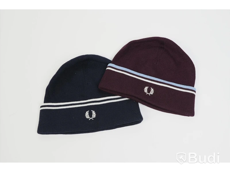 2st Mössor - Fred Perry, Merino Wool Beanie Dark Navy och Rich Mahogany Nypris: 550 kr