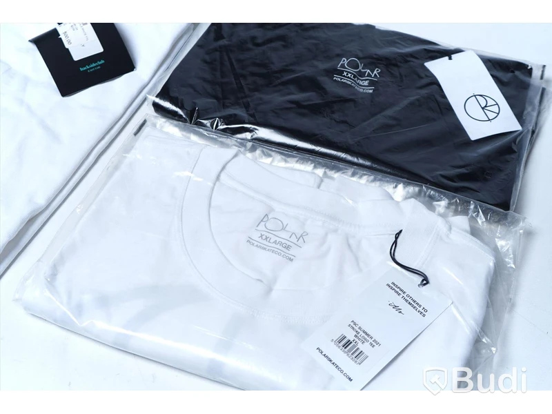 3 pack T-shirts - 1st backside club, 2st Polar Skate (Storlek XXL). Nypris 1398kr