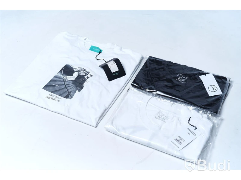 3 pack T-shirts - 1st backside club, 2st Polar Skate (Storlek XXL). Nypris 1398kr