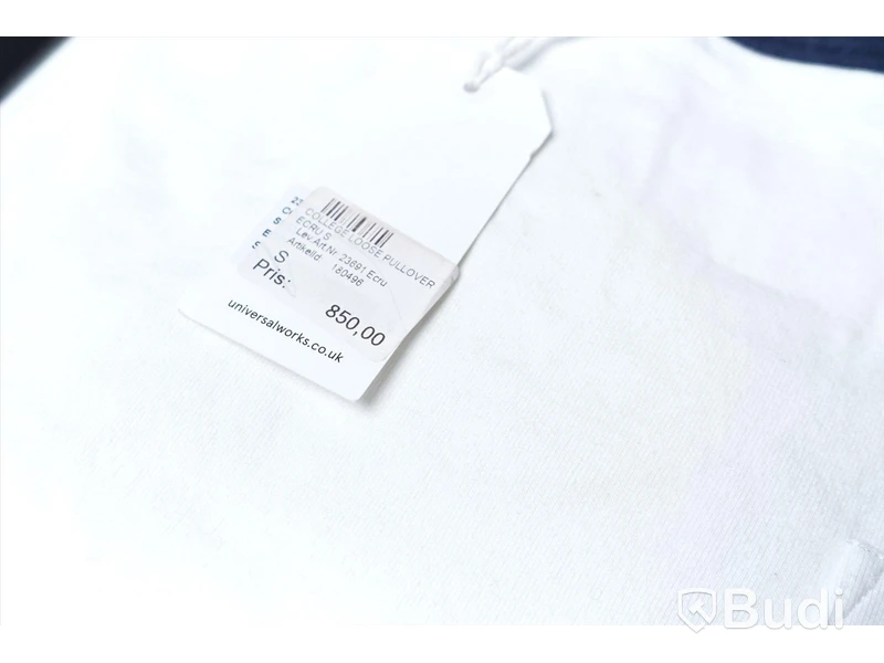 2 pack långärmade T-shirts - Universal Works & Champion (Storlek S & M). Nypris 1450kr.