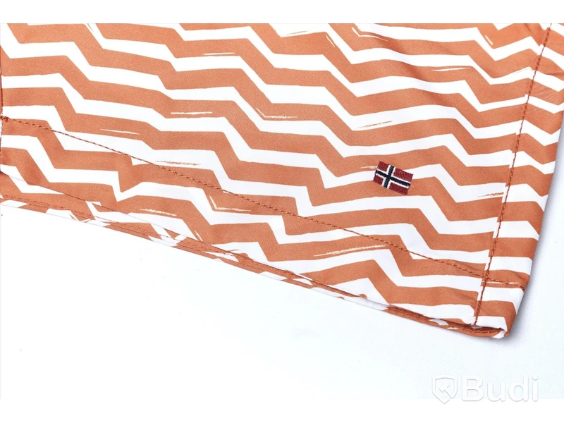 Shorts - Napapijri (Storlek S). Nypris 550kr.