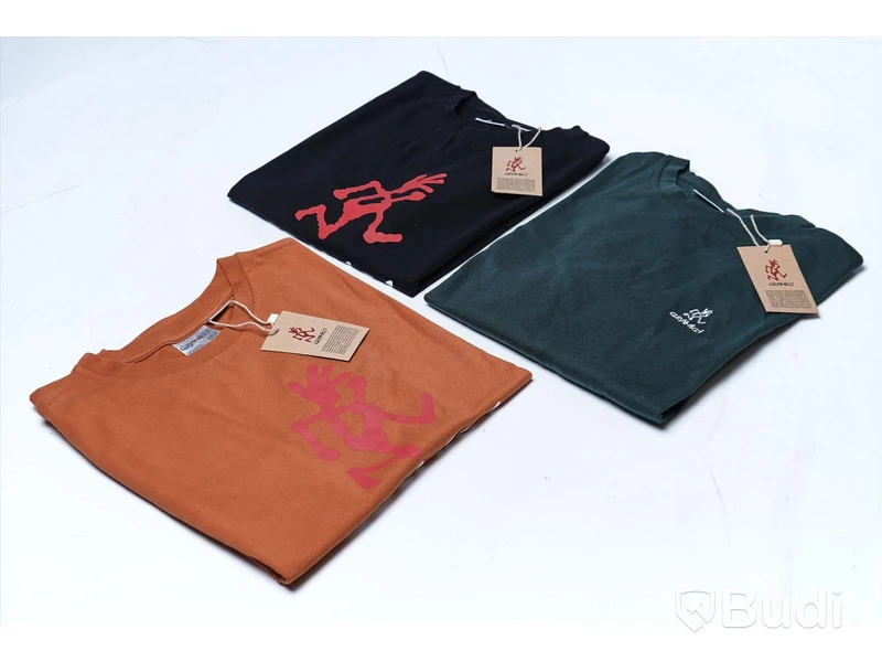 2 pack T-shirts & 1st långärmad T-shirt - Gramicci (Storlek XS). Nypris 1900kr.
