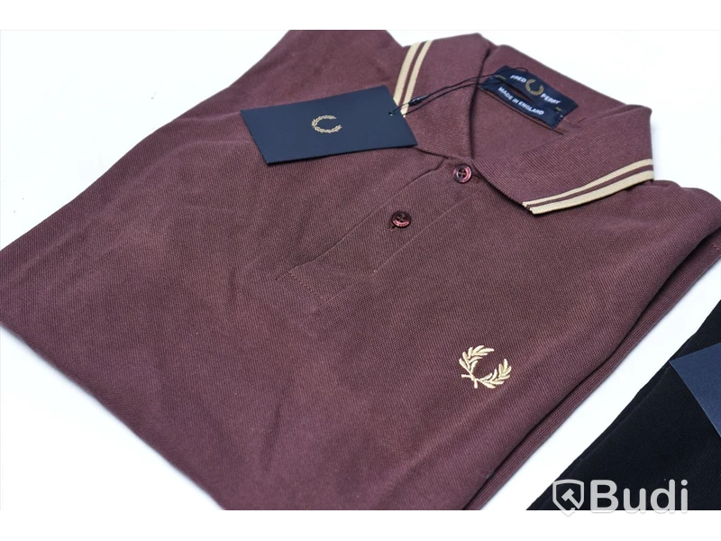 2 pack Piké skjortor - Fred Perry (Storlek 40). Nypris 1798kr.