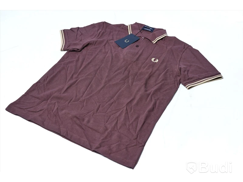Piké skjorta - Fred Perry (Storlek 40). Nypris 899kr.