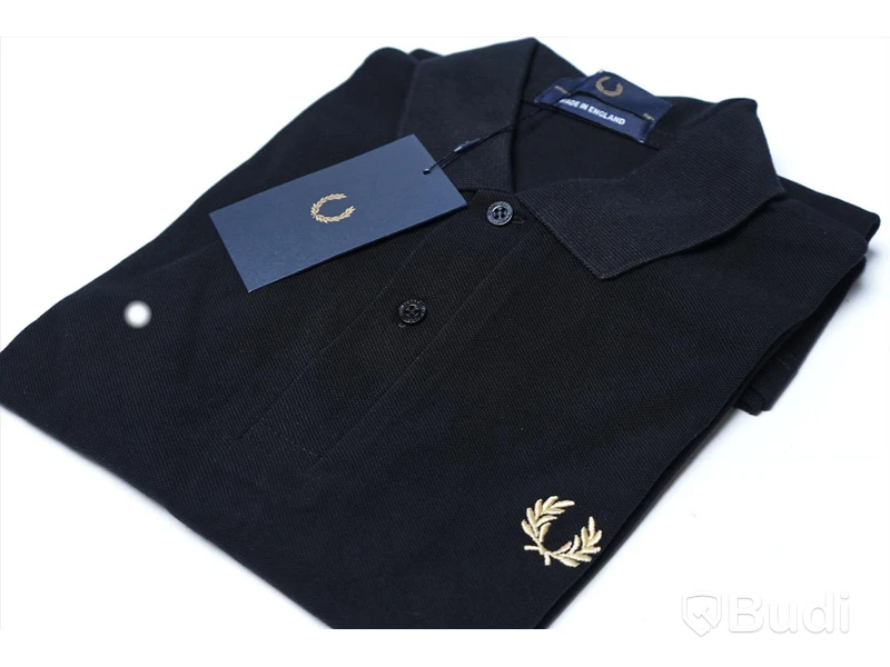 Pikéskjorta - Fred Perry (Storlek 38). Nypris 899 kr.
