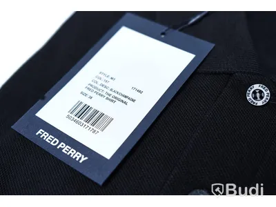 Pikéskjorta - Fred Perry (Storlek 38). Nypris 899 kr.