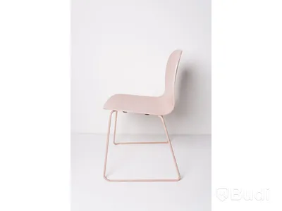 Stolar - 3 st. Visu Chair (Sled base), MUUTO, rosa, trä och metall. Nypris 2 695 kr/st.