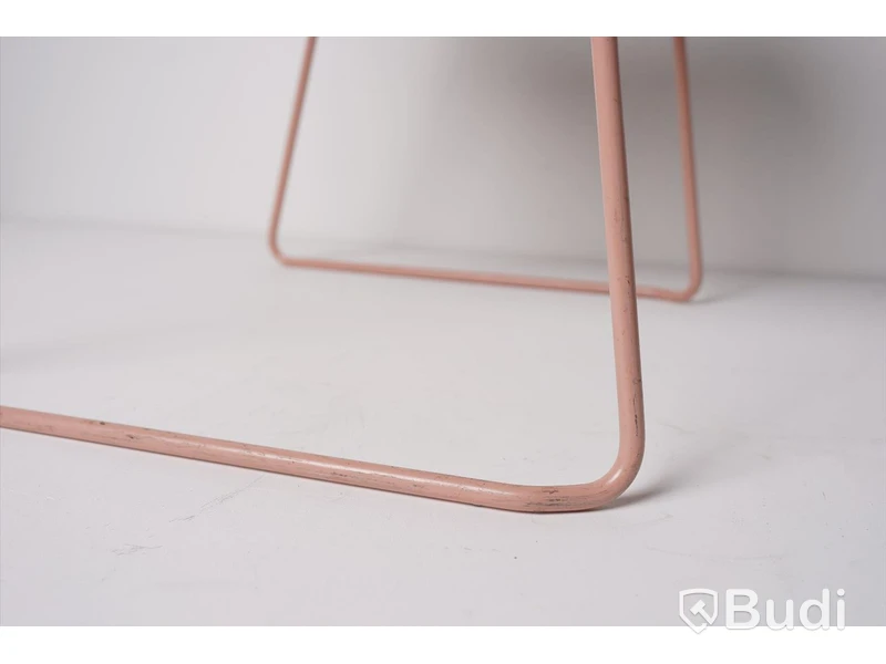 Stolar - 3 st. Visu Chair (Sled base), MUUTO, rosa, trä och metall. Nypris 2 695 kr/st.