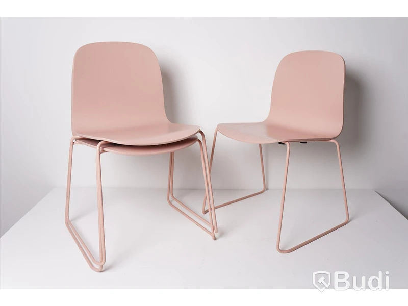 Stolar - 3 st. Visu Chair (Sled base), MUUTO, rosa, trä och metall. Nypris 2 695 kr/st.