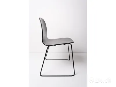 Stolar - 2 st. Visu Chair (Sled base), MUUTO, svart, trä och metall. Nypris 2 695 kr/st.