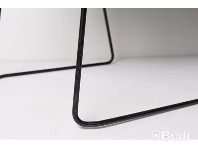 Stolar - 2 st. Visu Chair (Sled base), MUUTO, svart, trä och metall. Nypris 2 695 kr/st.