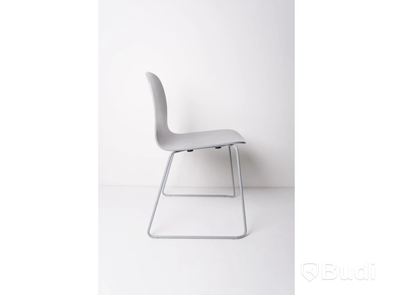 Stol - 1 st. Visu Chair (Sled base), MUUTO, grå, trä och metall. Nypris 2 695 kr/st.