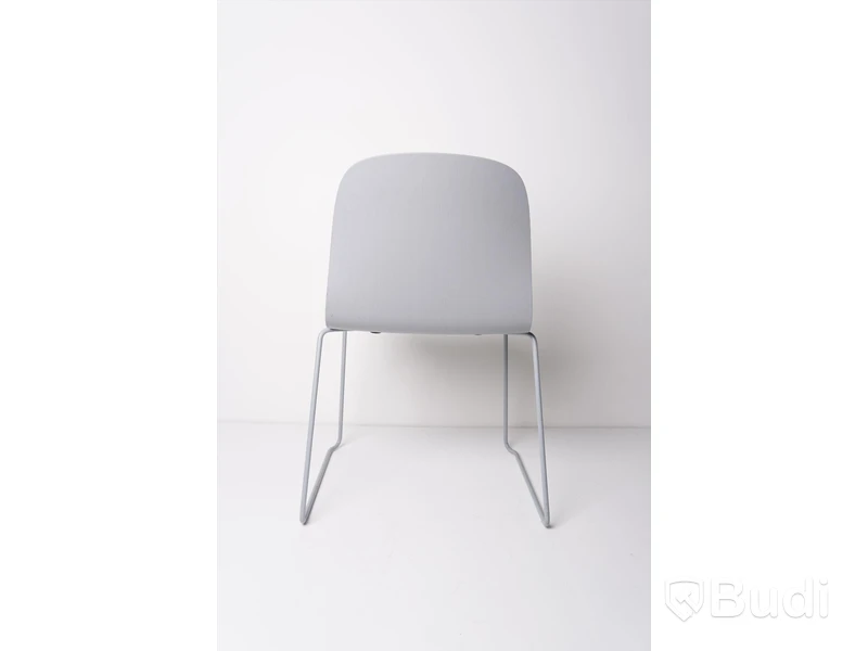 Stol - 1 st. Visu Chair (Sled base), MUUTO, grå, trä och metall. Nypris 2 695 kr/st.