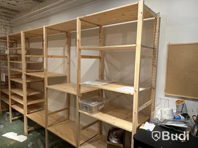 Hyllsystem i trä