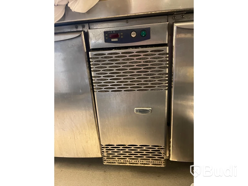 Kylbänk - Electrolux 225x70x90 cm