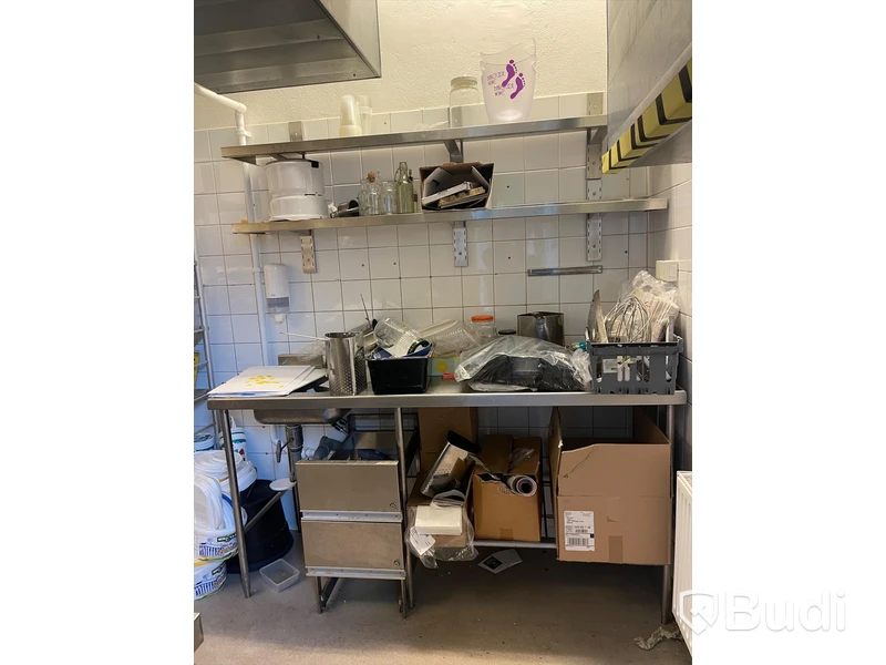 Rostfri arbetsbänk 180x63 cm och 3st hyllplan