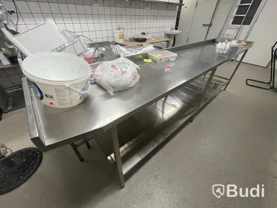 3st Rostfria arbetsbänkar