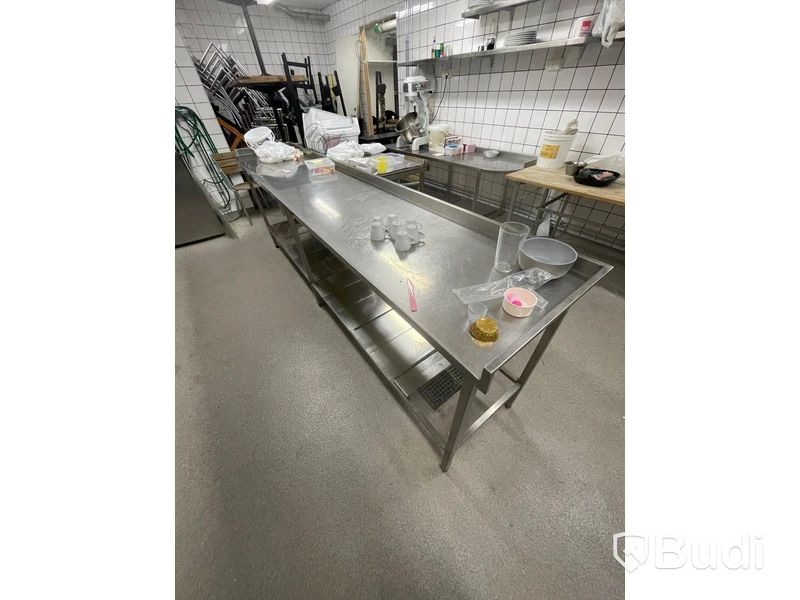 3st Rostfria arbetsbänkar